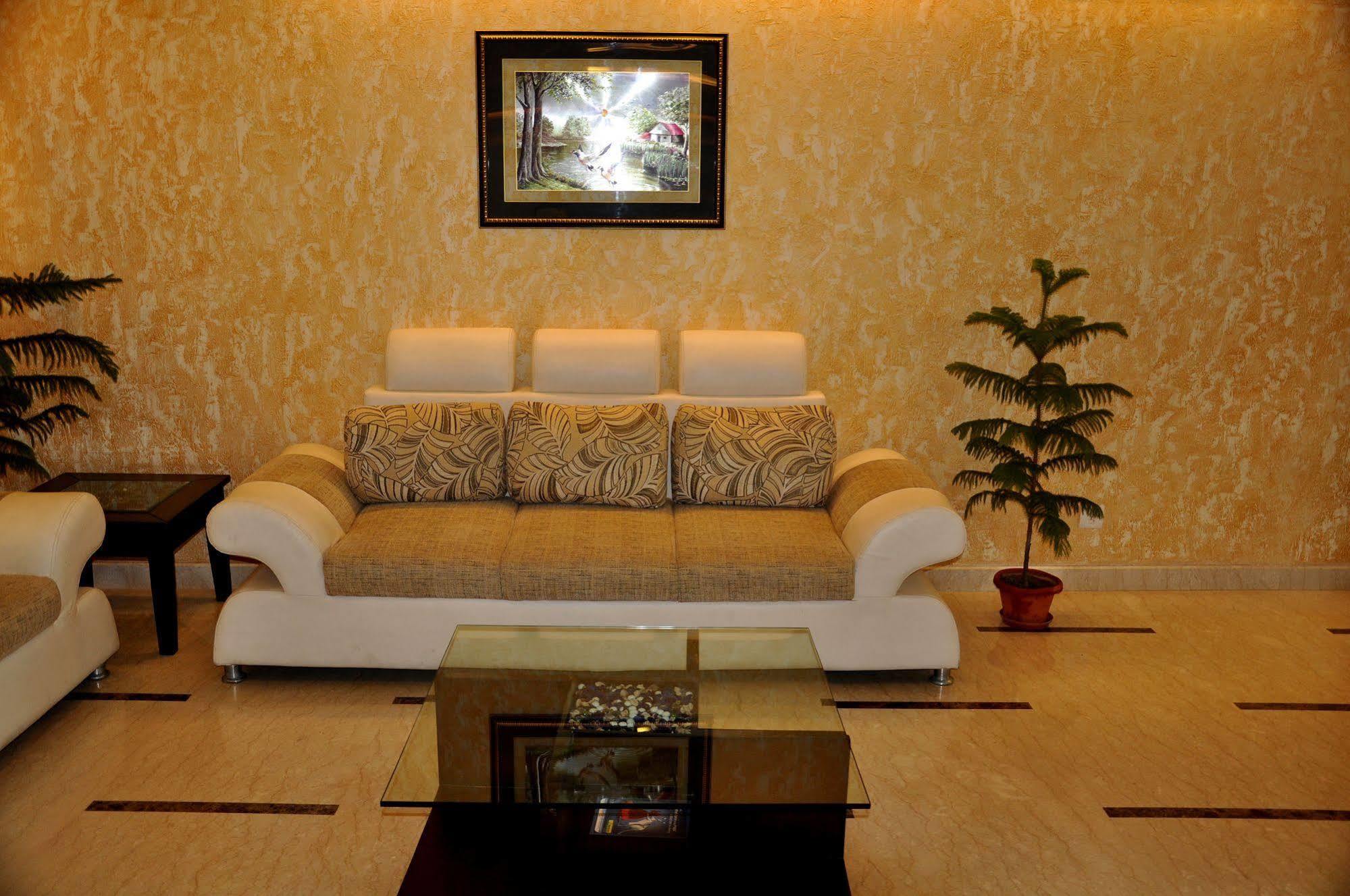 Divine Paradise Tavisha New Delhi Exterior photo