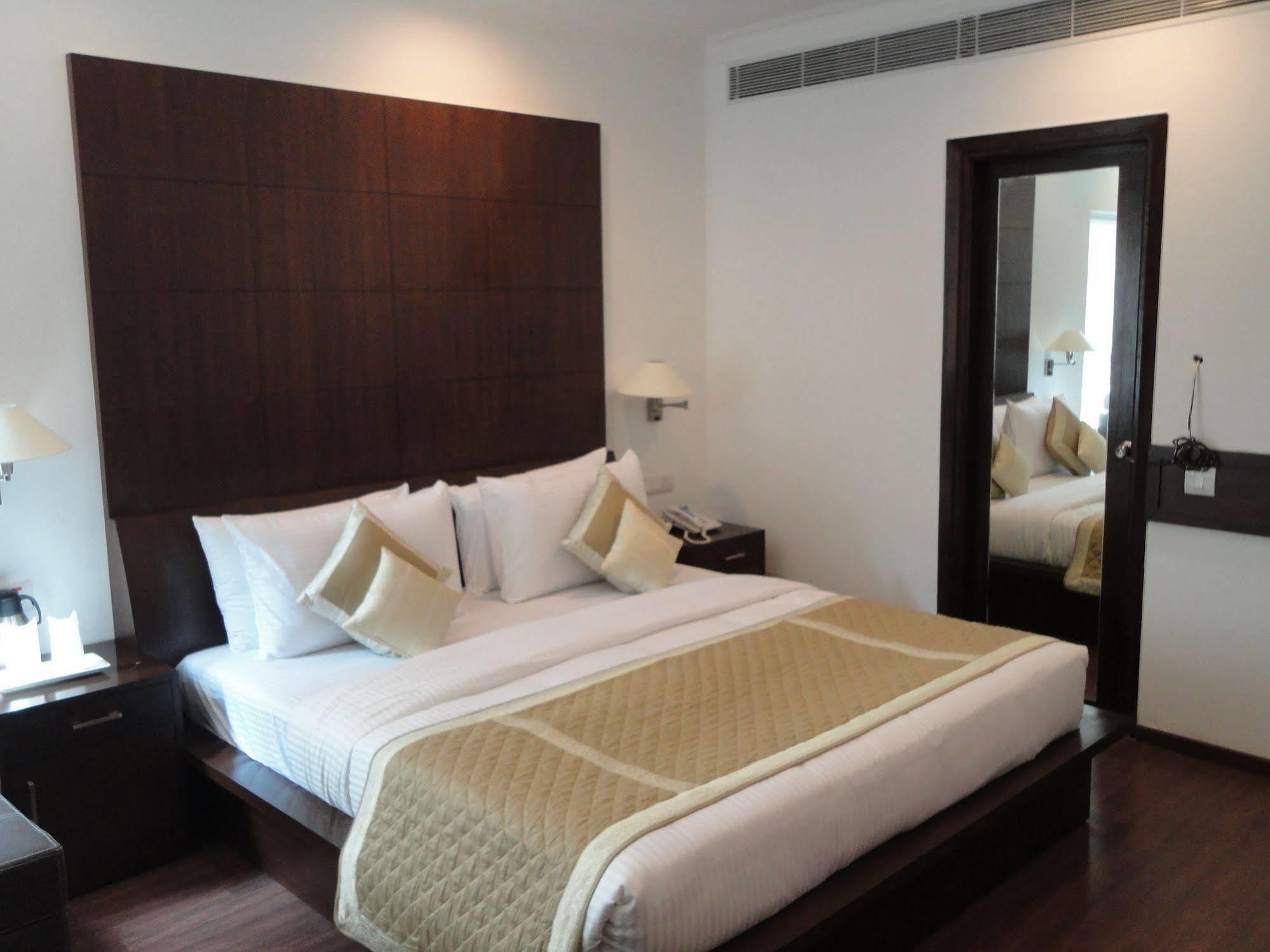 Divine Paradise Tavisha New Delhi Exterior photo