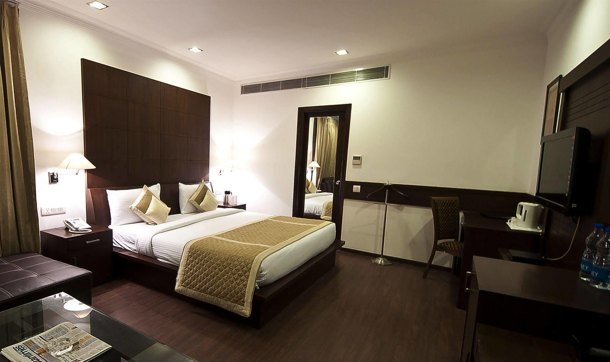 Divine Paradise Tavisha New Delhi Exterior photo